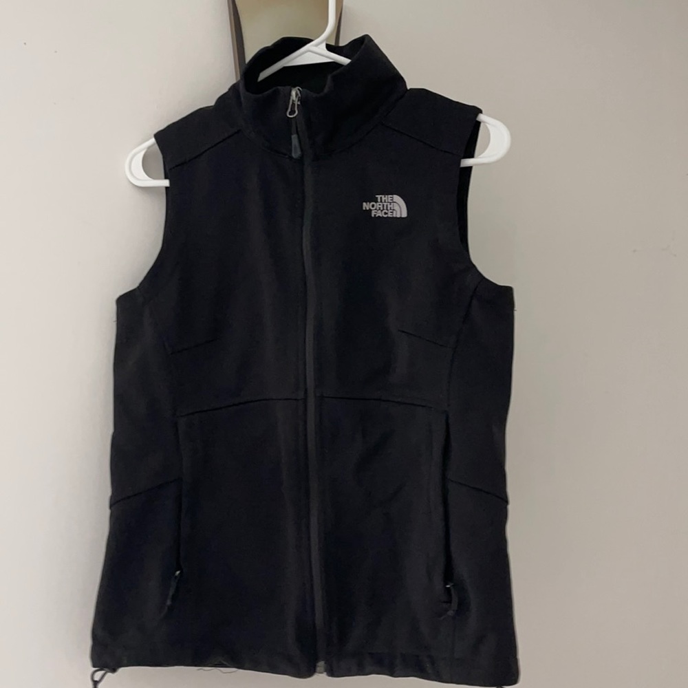 black north face vest
